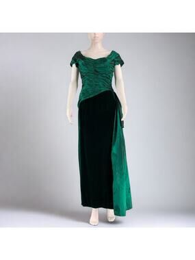 BELLVILLE SASSOON Size 8 Green Taffeta Ruched Cap Sleeves Long Gown